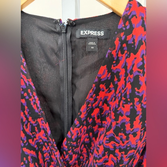 Express Red Sheath Dress with Bishop Sleeves NWT - Picture 4 of 9